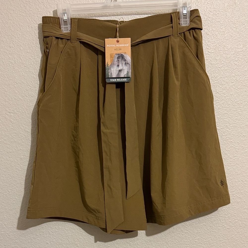 Royal Robbins Spotless Traveler Shorts Size S Belt 7" inseam Outdoor UPF 50+